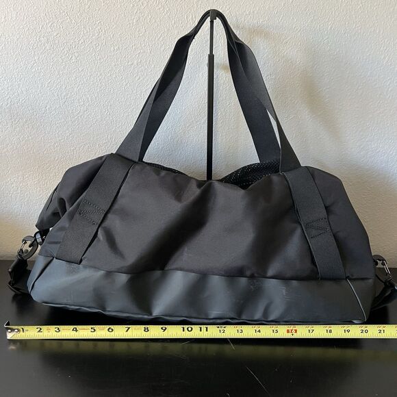 The North Face Apex Travel Duffel Bag w/ Logo and Shoulder Strap - Picture 3 of 8